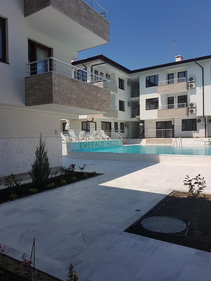 Emerald Hills Aparthotel Sozopol Exterior photo