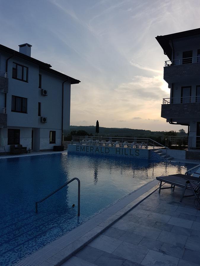 Emerald Hills Aparthotel Sozopol Exterior photo