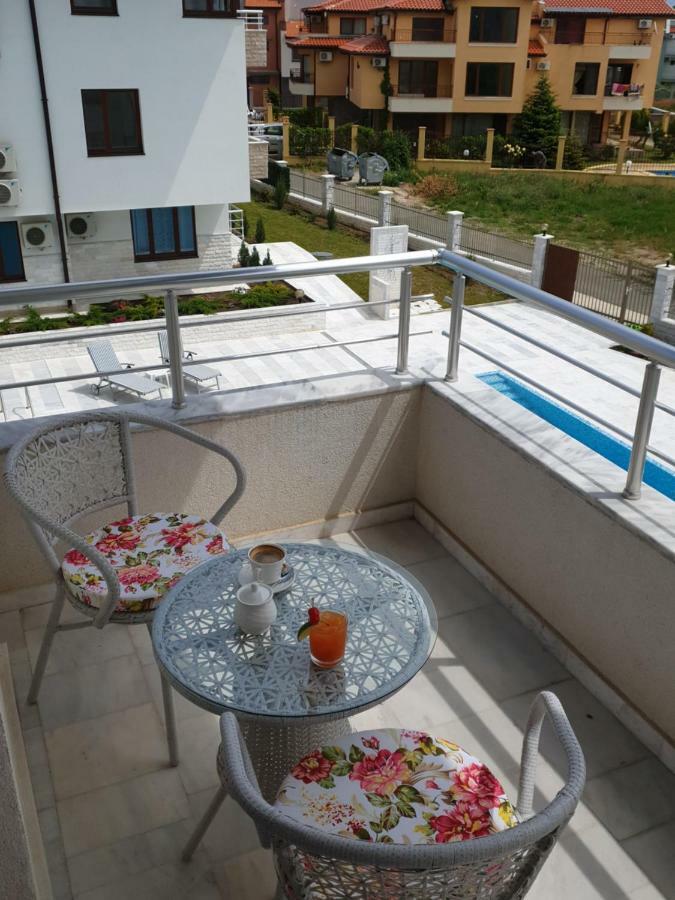 Emerald Hills Aparthotel Sozopol Exterior photo